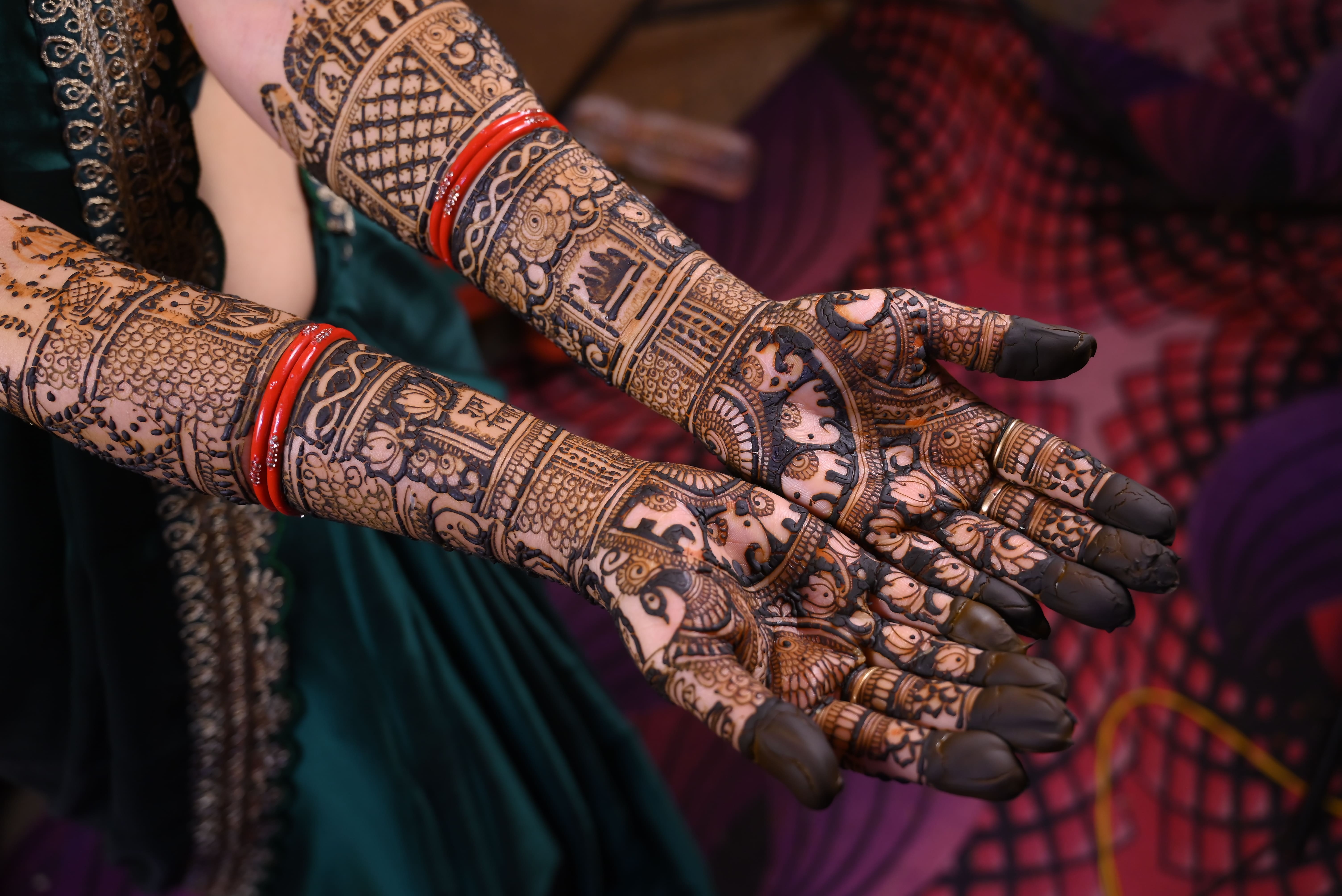 Henna Hands